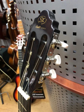 Классическая Гитара SX с Зауженым Грифом
6-ти струнная классическая гитара, кото. . фото 7