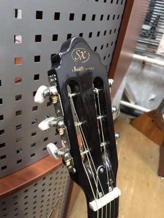 Классическая Гитара SX с Зауженым Грифом
6-ти струнная классическая гитара, кото. . фото 6