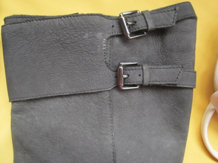 Фирменные новые качественные кожаные (нубук) демисезонные сапоги с потёртостями . . фото 9