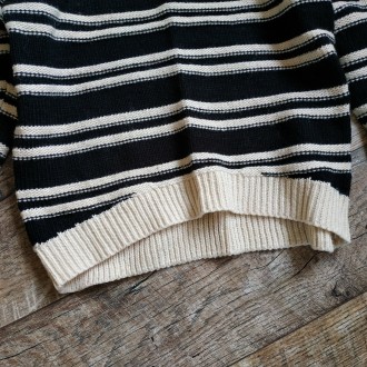 Объемный свитер, тёплая кофта от H&M/черная с бежевым/шерсть оверсайз
Размер ук. . фото 5