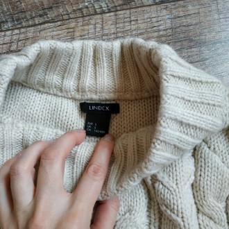 Базовый бежевый свитер с косами грубой вязки от Lindex
Размер указан -S-ка
дли. . фото 8