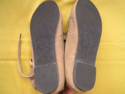 Фирменные стильные ботинки бежевого цвета,идут на 39-40 размеры. Длина стельки 2. . фото 8