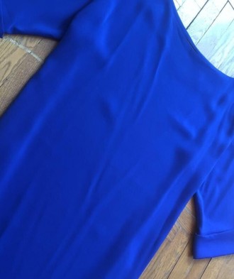 November
Платье синего цвета с двумя карманами, к низу сужается.
Состояние иде. . фото 3