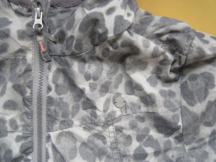 Стильная спортивная куртка ветровка с отражателями на карманах и вверху спинки ,. . фото 6