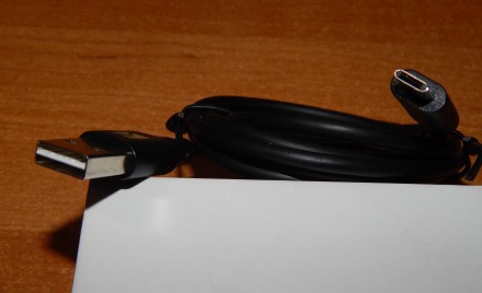 Теперь можно вставлять зарядный кабель в телефон , не обращая внимания , какой с. . фото 3