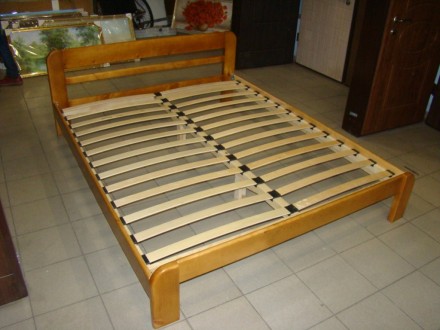 Продам кровать из натурального дерева (сосна, массив). Размер 160х200, цвет - св. . фото 3
