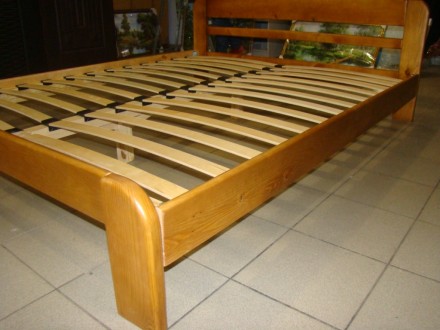 Продам кровать из натурального дерева (сосна, массив). Размер 160х200, цвет - св. . фото 4