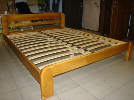 Продам кровать из натурального дерева (сосна, массив). Размер 160х200, цвет - св. . фото 2
