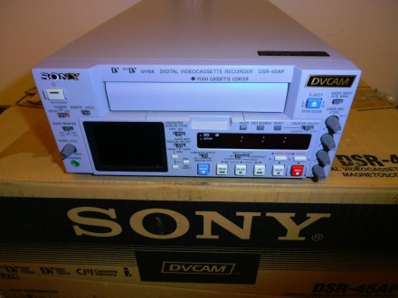 SONY DSR-45AP

Профессиональный компактный DVCAM видеомагнитофон

- Формат D. . фото 10