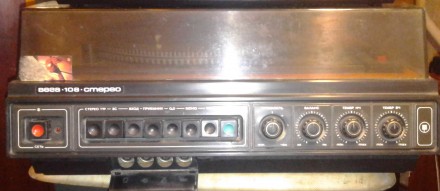 Электрофон сетевой транзисторный "Вега-108-стерео" с 1979 года выпускал Бердский. . фото 2