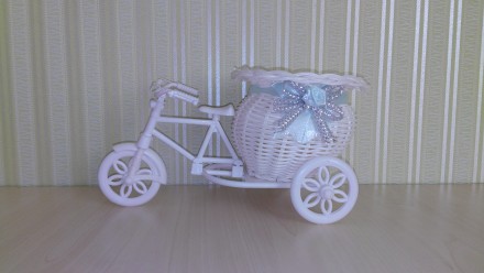 Белый трехколесный велосипед - подставка для цветов,декоративная ваза, длина 21 . . фото 4