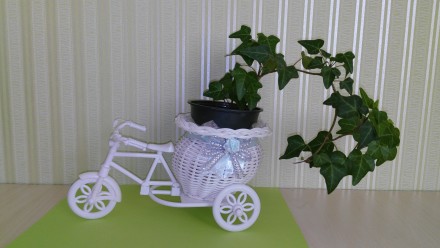 Белый трехколесный велосипед - подставка для цветов,декоративная ваза, длина 21 . . фото 2