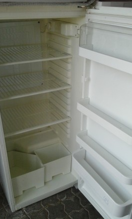 Холодильна камера 
стан нормальний
повністю робоча 
відмінний біленький стан. . фото 3