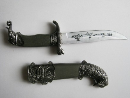 Сувенирный нож 

 Длина изделия-21 см,длина ножа-11 см.
 Материал-сталь,пласт. . фото 3