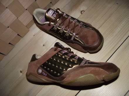 Продаю фірмове спортивне якісне взуття з США.
Бренд "Red by marc ecko"
100% Ор. . фото 4