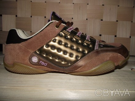 Продаю фірмове спортивне якісне взуття з США.
Бренд "Red by marc ecko"
100% Ор. . фото 1