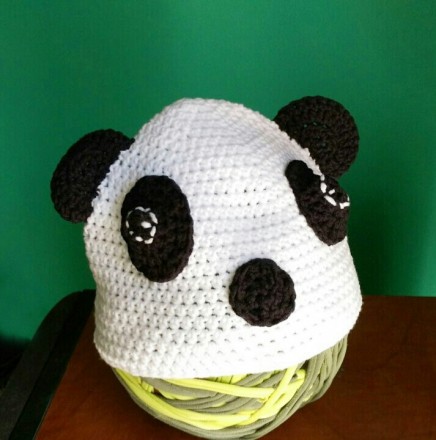 Симпатичная шапочка "Панда", связана крючком из натуральной хлопковой пряжи. Диз. . фото 3