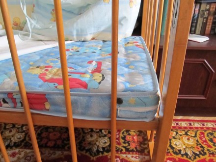 Кроватка детская в комплекте: сама кроватка, матрасик (двусторонний: кокосовая с. . фото 3