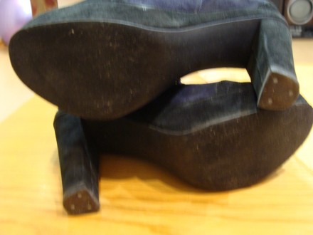 Замшевые туфли на каблуке, платформе с пряжкой. Цвет сине-черный. Привезены из И. . фото 6