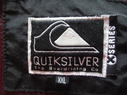 Курточка мужская,легкая, фирмы Quiksilver, на молнии с капюшоном(прячущий в воро. . фото 6