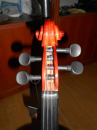 Полноразмерная скрипка Maxtone TV4/4 P почти полностью изготовлена из клена. Cкр. . фото 8
