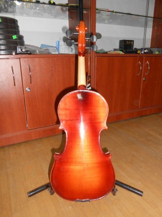 Полноразмерная скрипка Maxtone TV4/4 P почти полностью изготовлена из клена. Cкр. . фото 5