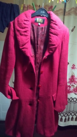 Пальто  букле красное демисезонное(только подкладка,без утеплителя) размер 44 су. . фото 4