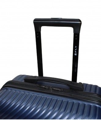 
Предлагаем к покупке среднего размера пластиковый чемодан Fly 2702 польского пр. . фото 8
