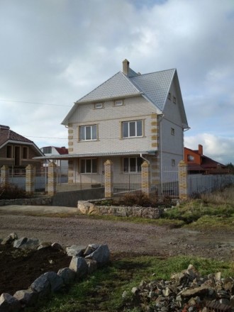 Продам современный жилой дом на берегу Азовского моря(300м), с мебелью и быттехн. АКЗ. фото 3