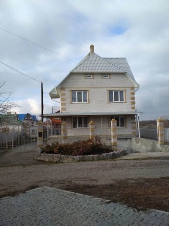 Продам современный жилой дом на берегу Азовского моря(300м), с мебелью и быттехн. АКЗ. фото 2