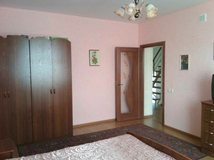 Продам современный жилой дом на берегу Азовского моря(300м), с мебелью и быттехн. АКЗ. фото 4