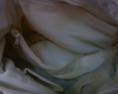 Продам красивую белую летнюю сумку.Б/У, в отличном состоянии. Длина 40 см, ширин. . фото 4