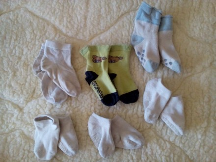Продам носочки для новорождённых в хорошем состоянии. Белые на фото 2 длинна - 8. . фото 2