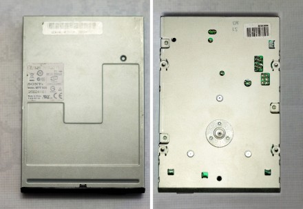 Дисковод + шлейф

Sony MPF920 1.44MB 3.5" FDD (Чорний) - 25 грн.
TEAC FD-235H. . фото 3