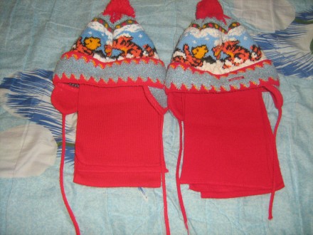 Шапка+шарфик,детские,цвет-красный,шарфик длина 139см,
зимние теплые,состояние б. . фото 2