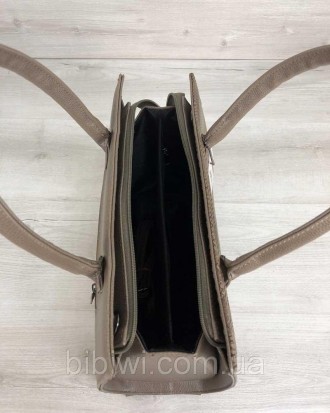  Женская, классическая сумка WeLassie, изготовлена из
искусственной кожи. Имеет . . фото 5