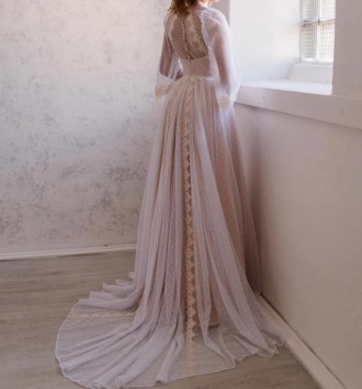 Продается платье для элегантной,  нежной  Невесты или будущей Выпускнице 2020. 
. . фото 2