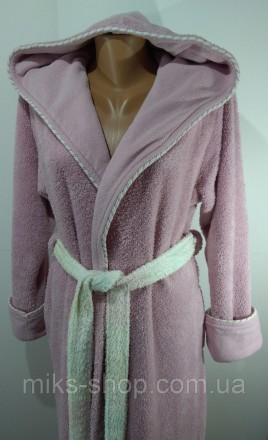 Женский мягкий розовый халат с вшитым капюшоном, имеет карманы и пояс. Размер 38. . фото 10
