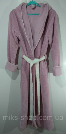 Женский мягкий розовый халат с вшитым капюшоном, имеет карманы и пояс. Размер 38. . фото 8