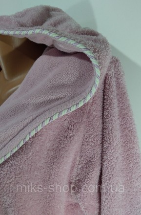 Женский мягкий розовый халат с вшитым капюшоном, имеет карманы и пояс. Размер 38. . фото 7
