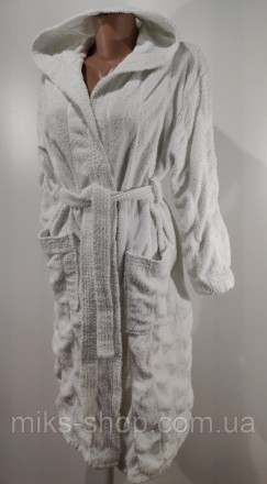 Белый женский халат с капюшоном. Размер М. Ткань 100% коттон. Халат имеет карман. . фото 5