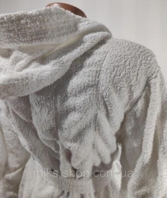 Белый женский халат с капюшоном. Размер М. Ткань 100% коттон. Халат имеет карман. . фото 9
