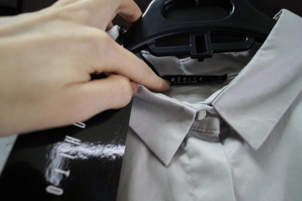 Очень стильная блуза серого цвета с металлическим отливом . Сзади есть размер , . . фото 3