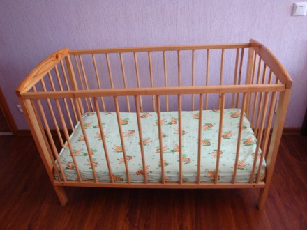 продам дитяче ліжечко (матрас одіяло подушка і 2 набори постелі рожева і салатов. . фото 3