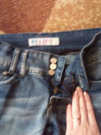 Продам модні джинси,27 розмір але вони досить гарно тягнуться,низька посадка,низ. . фото 4