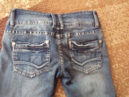 Продам модні джинси,27 розмір але вони досить гарно тягнуться,низька посадка,низ. . фото 3