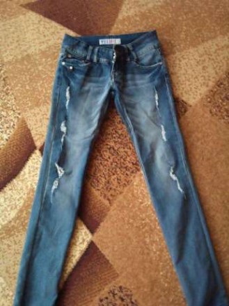 Продам модні джинси,27 розмір але вони досить гарно тягнуться,низька посадка,низ. . фото 2
