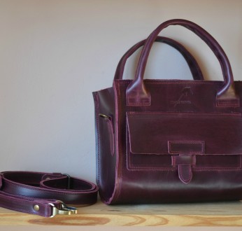 Очень компактная и привлекательная женская сумочка, однако она остается очень фу. . фото 2