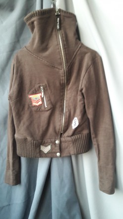 Продам моднейшую мастерку - куртку  "tammy"   Casual   с нашивками для девочки с. . фото 8