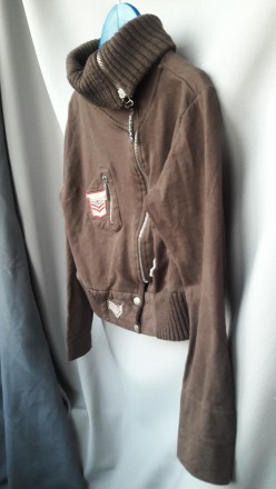 Продам моднейшую мастерку - куртку  "tammy"   Casual   с нашивками для девочки с. . фото 2